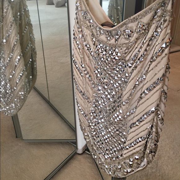 Studded V Shape Mini Skirt With Side Zipper Size 6 - Picture 4 of 8